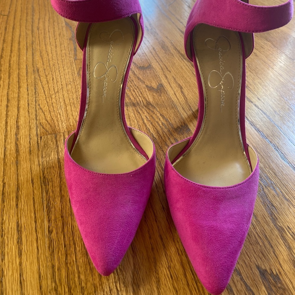 Jessica Simpson stilettos